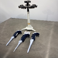 Gilson pipetman x3 Pipettes image 1